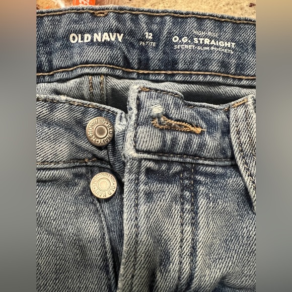 Old Navy High-Rise OG Straight Denim Pant - Picture 4 of 4